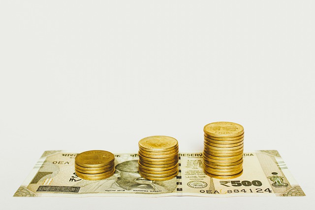 indické rupie, tři sloupečky mincí